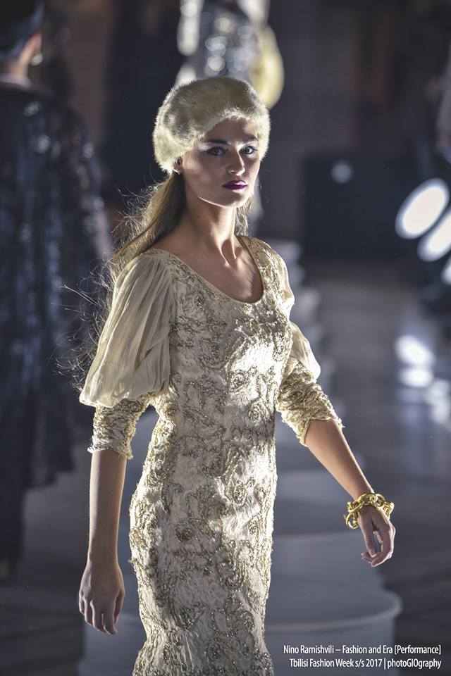 Sukhishvili ensemble dancers open Tbilisi Fashion Week in extraordinary costumes geotv.ge